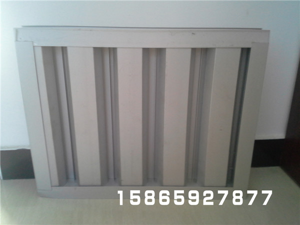 ������~��